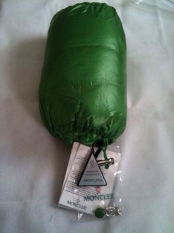 Новый пуховик Moncler - на 12лет!!и пуховик Moncler на 2 года суперский!!!