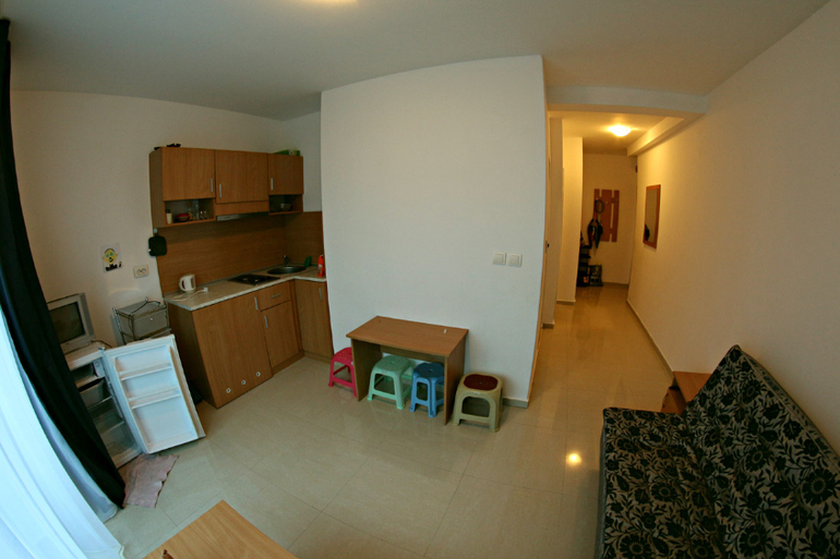 Аренда, Солнечный берег, 7 минут до моря пешком, центральная часть 1500 евро в месяц.