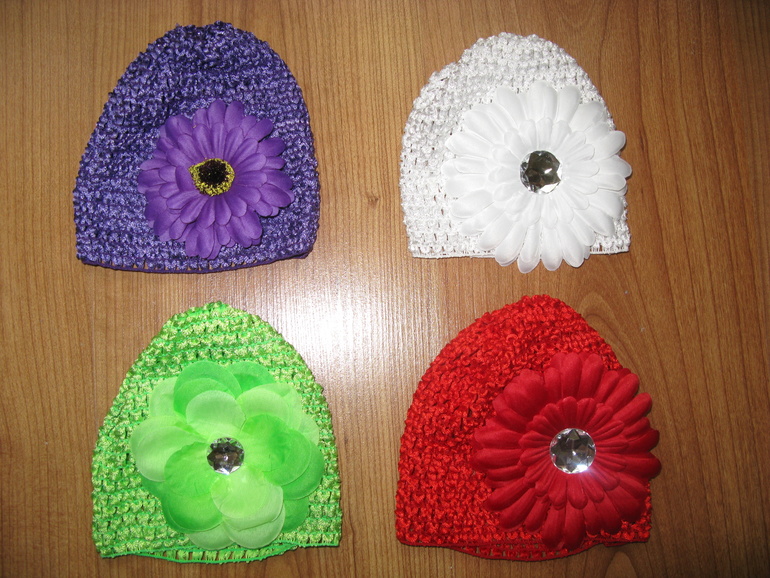 Продам новые  шапочки на лето по 100 рублей