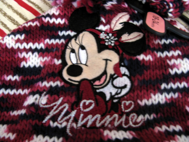 Много новых и б/у шапок, варежек и комплектов на девочку от 100 рублей