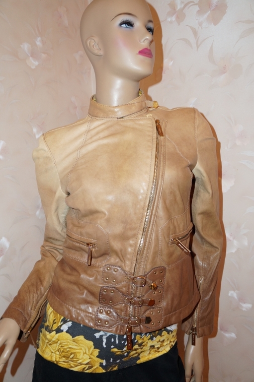 Пальто Calvin Klein и TOMASO STEFANELLI ,куртки и кожа.