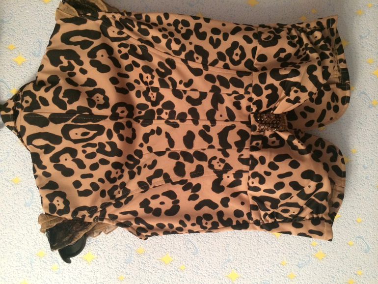 Продам летние юбочки и пиджачки, все 1000 рублей