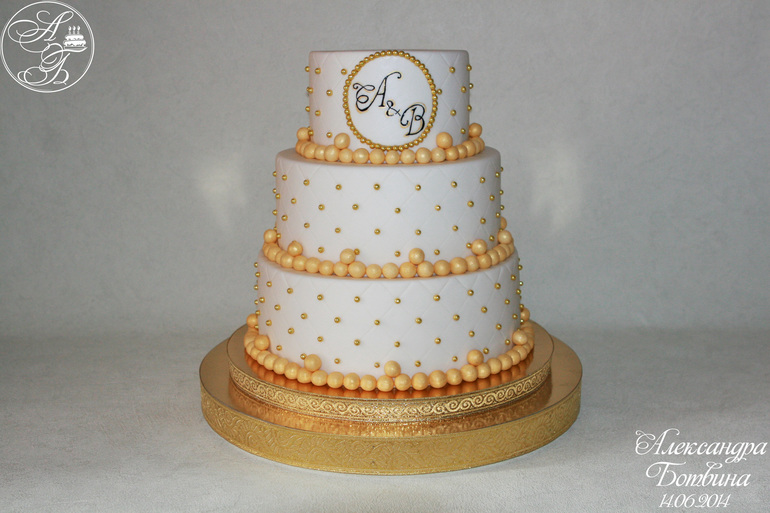 Свадебный тортик,170 шариков!!!