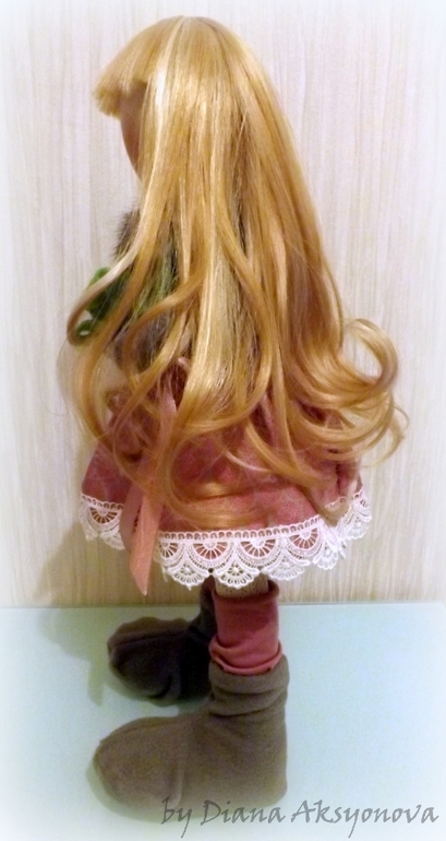 Блондинка с цветами)