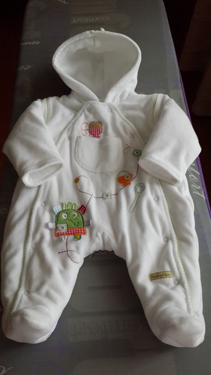 продам почти новый комбинезон mamas and papas