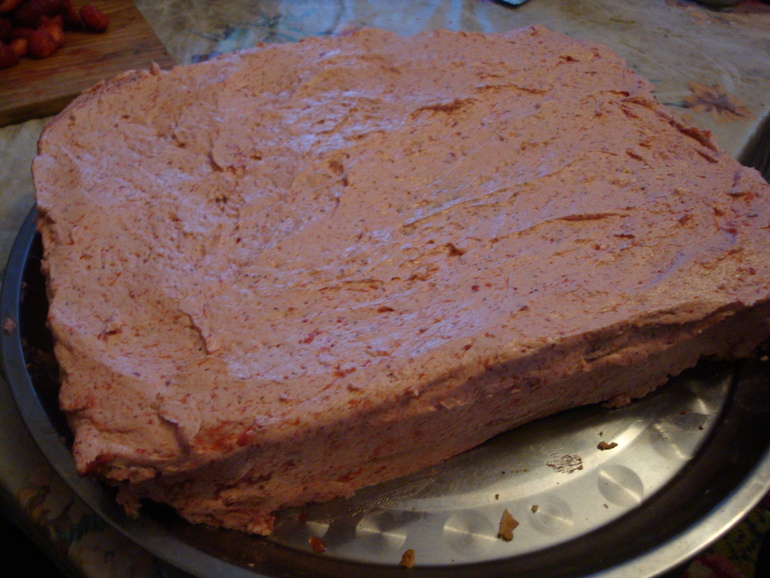 Бисквитный клубничный торт