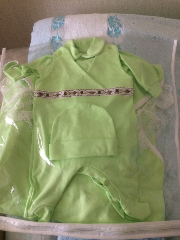 Купила комплект на выписку и немного приданного