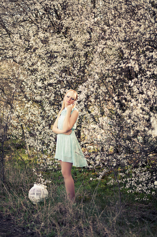 Весенняя Олечка