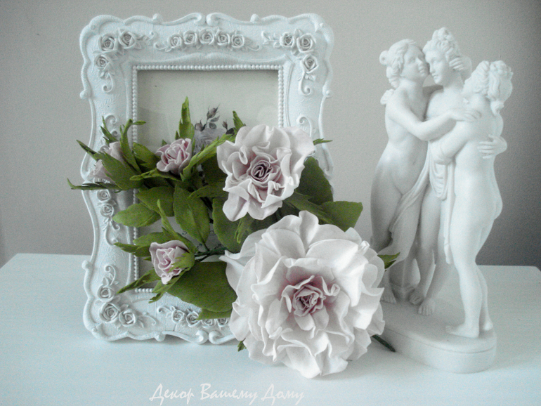 Броши и заколки любых цветов! Не боятся воды и прикосновений.