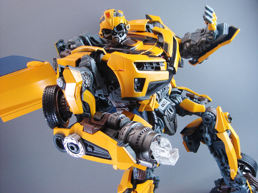 Как собрать трансформера. Лего Бамблби трансформер. LEGO Transformers Bumblebee. Большой трансформер Бамблби. Бамблби трансформер собрать.