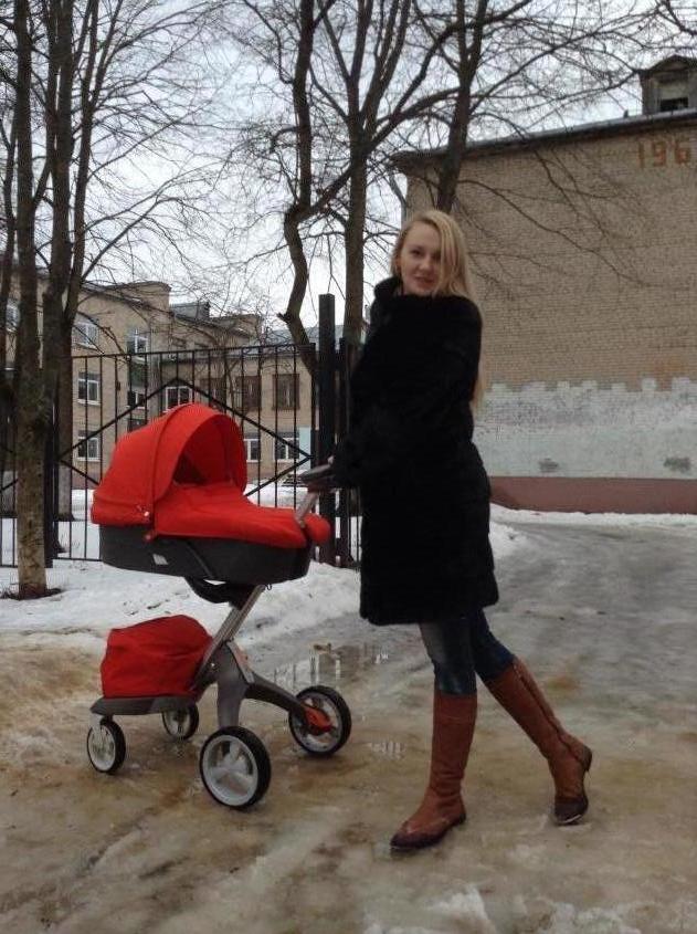 Алисия на прогулки!!!