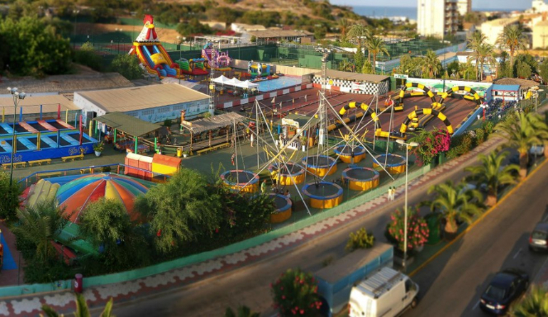 Лушее место для отдыха с малышами - Испания, маленькое море.