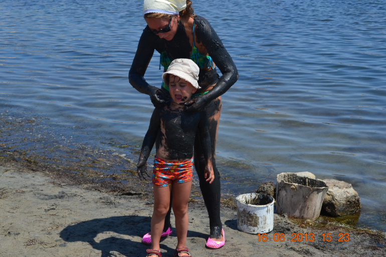 Лушее место для отдыха с малышами - Испания, маленькое море.