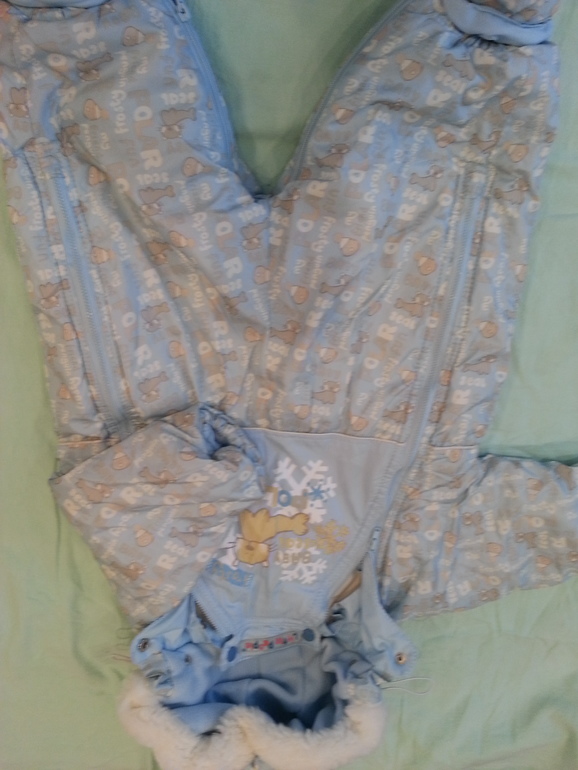 продам комбинезон зимний на мальчика размер 80