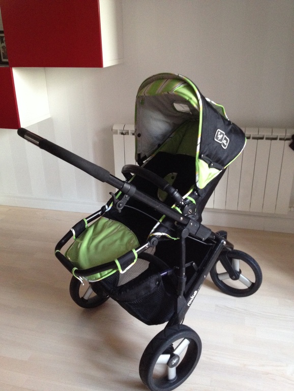 Продаю коляску,ABC design,черно-салатовая 3000т р