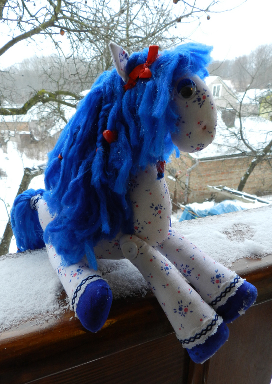 Белогривые лошадки