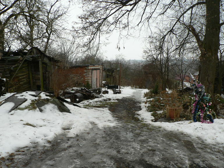 таки сбежали