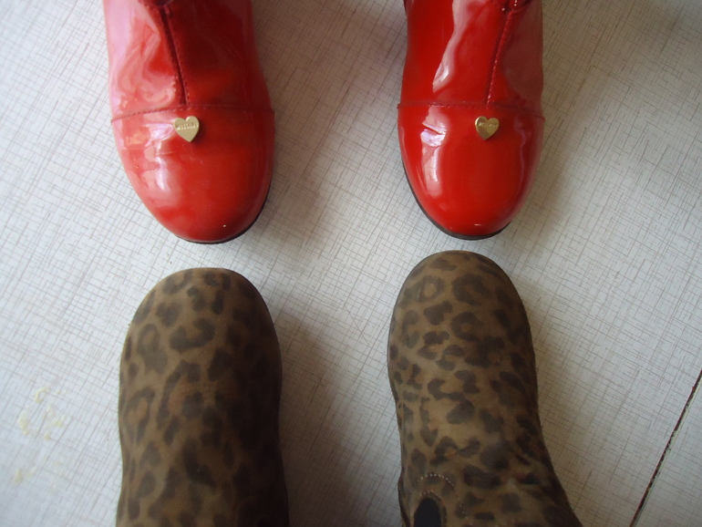 Сапожки Monnalisa 28 р-р и Moschino 28 \\\Алтуфьево