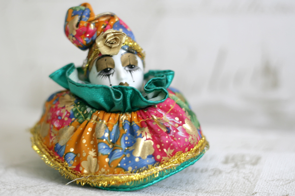 Куклы, взрослые и дети