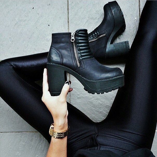 Наряд на выпускной.