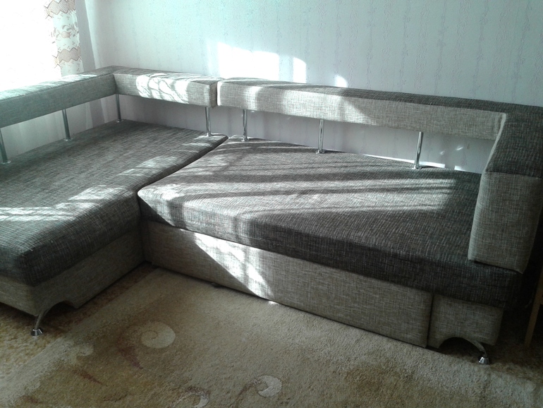 Диван-уголок. Срочно! В связи с переездом. 10000 рублей.