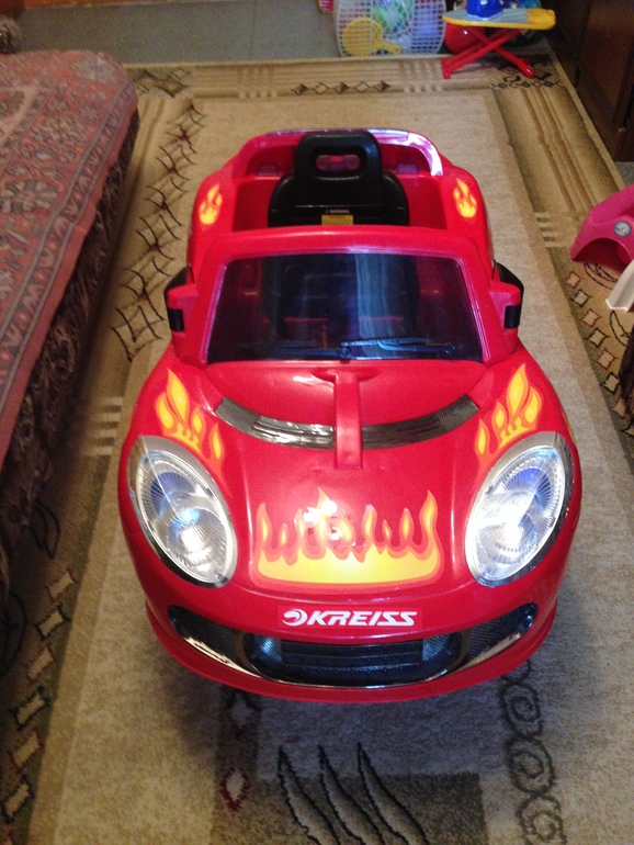 Продам абсолютно новую машину на аккумуляторе 5500