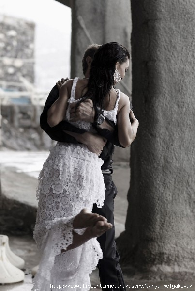 Интересные ажурные свадебные платья. Подборка