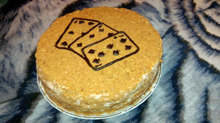 Проиграла торт в карты)