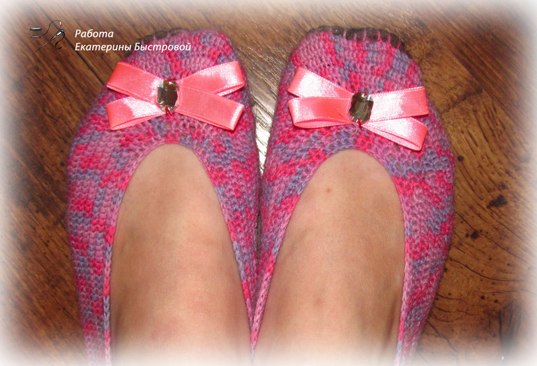 Ободки для волос и домашние балетки