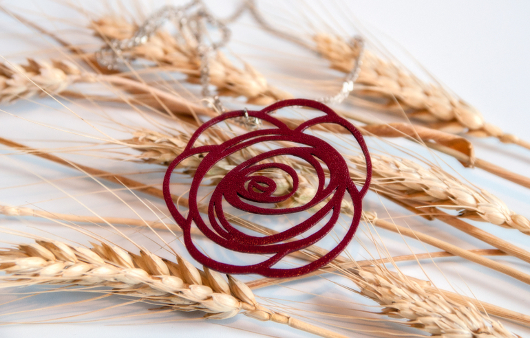 Распустившаяся роза.