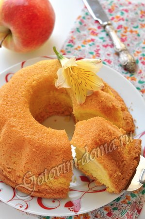 Шарлотка с яблоками
