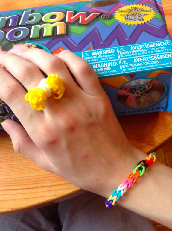Колечко из резинок и браслет Rainbow loom