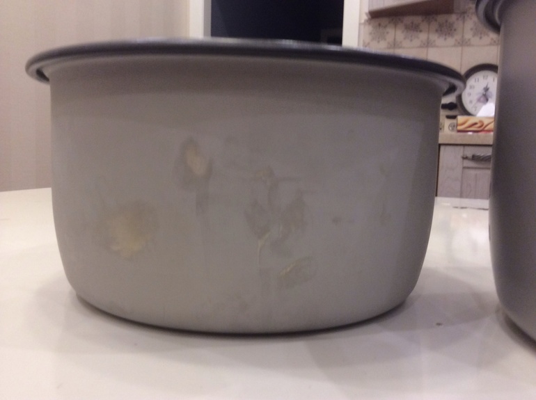 загрузка посуды в посудомоечную машину. клининг за посудомоечной машиной. помыли чашу от мультиварки в посудомойке. очистка посудомоечной машины электролюкс. мытье посуды в посудомоечной машине.