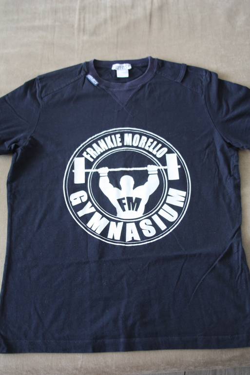 Брендовые футболки новые и б/у. Размер M-L, XL(одна).оригиналы!