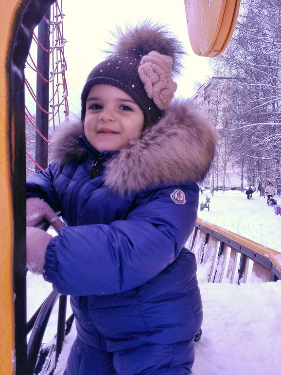 Шапочки с меховыми помпонами, детские, взрослые, итальянский меринос, сваровски на заказ