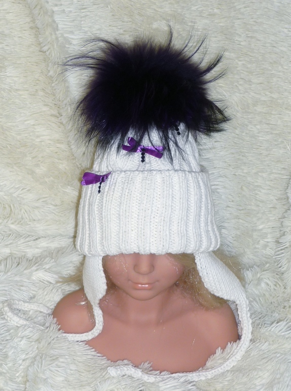 Шапочки с мех помпонами, детские и взрослые, итальянский меринос, машинная и ручная вязка на заказ