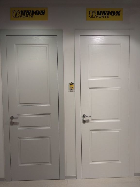 Серые Двери И Белый Плинтус Фото