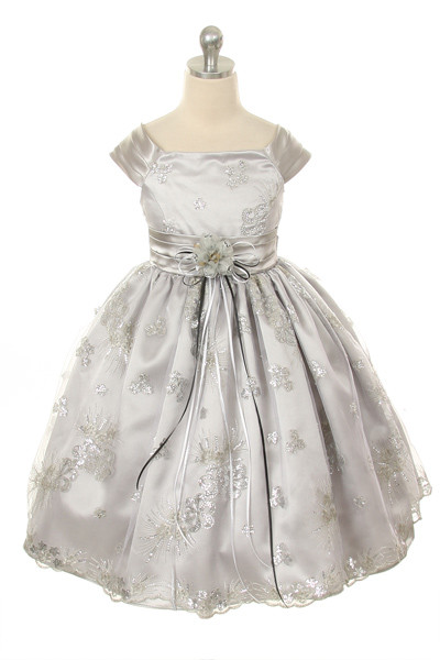 Красивые нарядные платья по 2000р р р4.6.8 новые