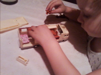 Дом на колесах для маленьких человечков