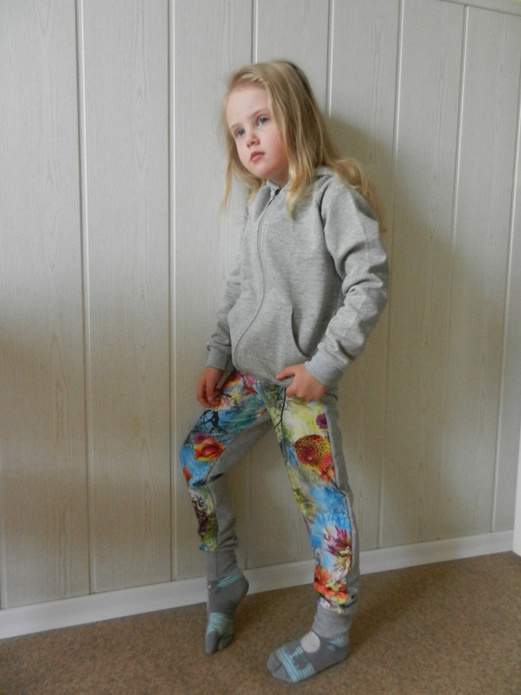 Спортивный костюм из футера.