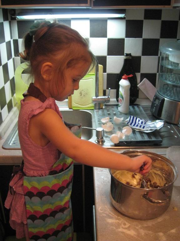 ФМ готовим с детьми. Капкейки с изюмом.