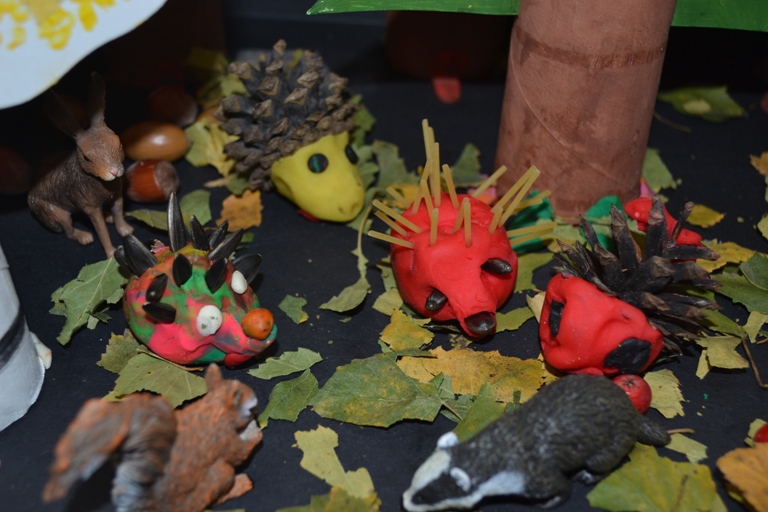 Лес, деревья и чуть-чуть про ежиков