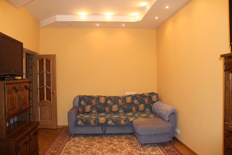 Нужен совет людей со вкусом)