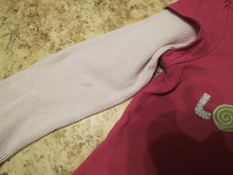 Для девочки б/у размер 98-104, есть новое