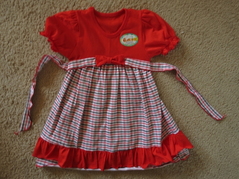 Для девочки б/у размер 98-104, есть новое