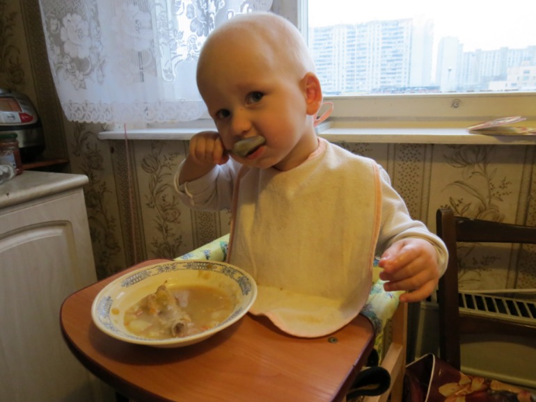 Я сам... кушаю! 1 год 4 мес.