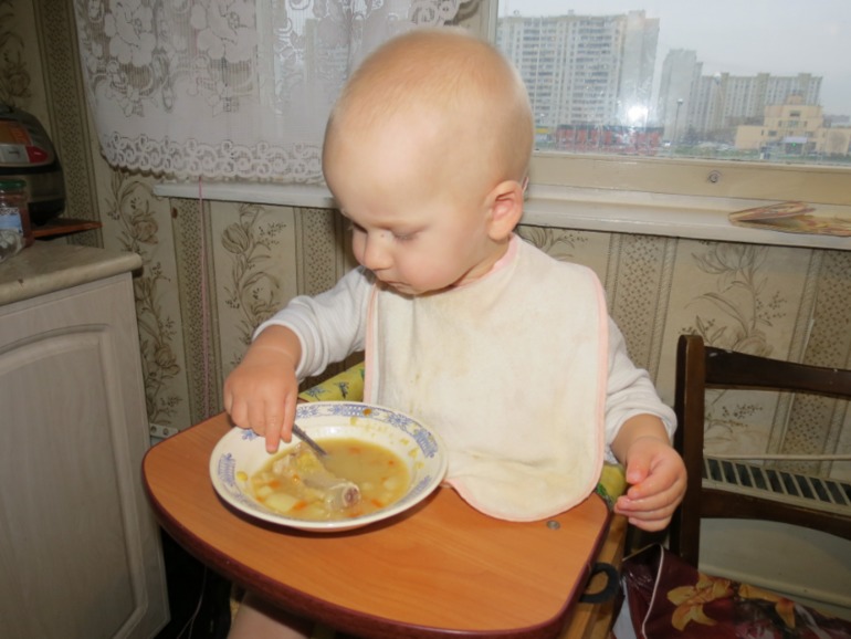 Я сам... кушаю! 1 год 4 мес.