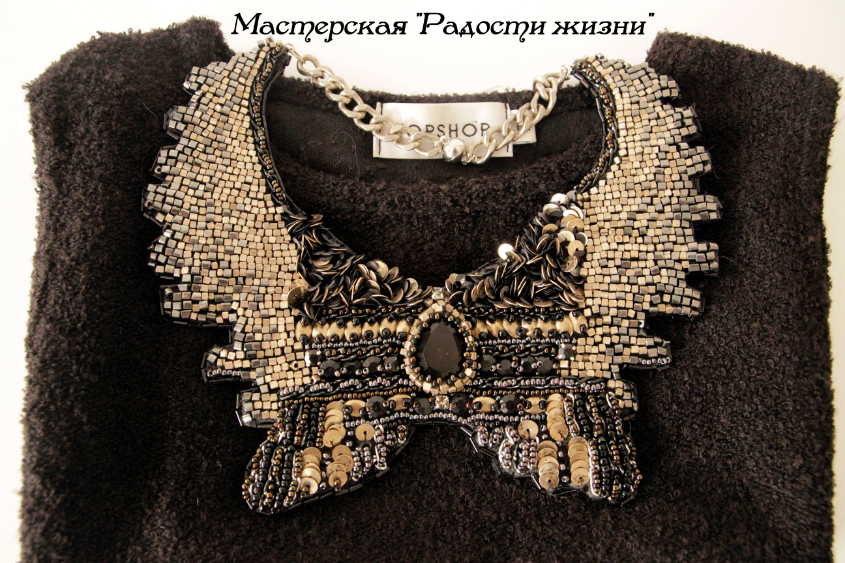 "Золотая птица"- очередное ожерелье в коллекции "Крылья".   Графичный рисунок крыла придает брутальности и серьезности всему колье. Работа выполнена в традиционном сочетании черного и золотого цветов, что в свою очередь придает торжественности украшению.  Обращаться в ЛС.