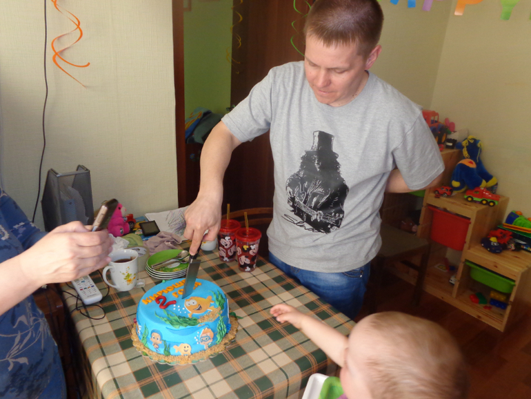 Кирюша и Гуппи пузырики =)