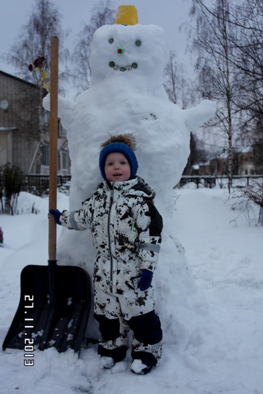 Первый снеговик:))